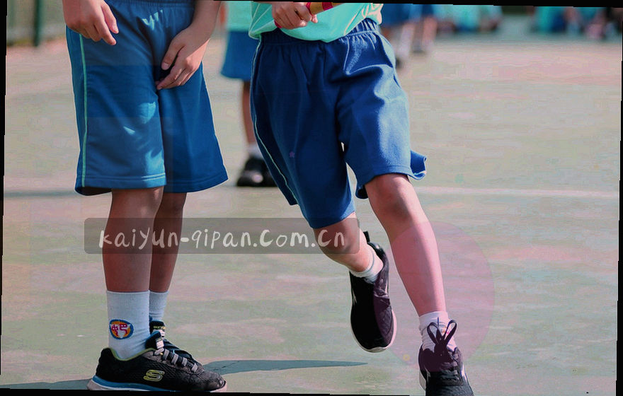 棋局局部特写，右上角附着分类标签，展示布局解析类内容的棋谱截图